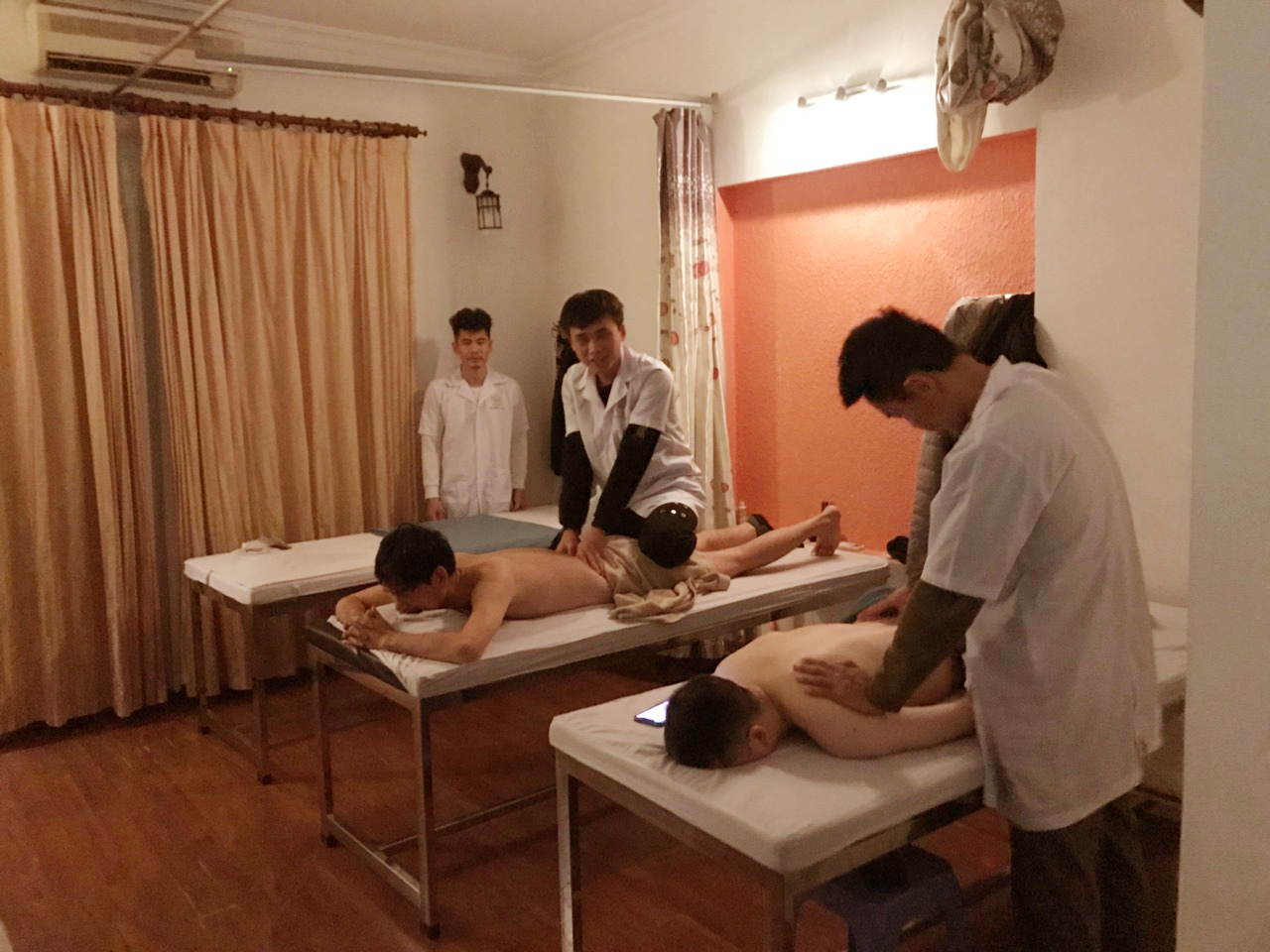 Táº©m quáº¥t thÃ¢n thiá»‡n ChÄƒm sÃ³c sá»©c khá»e - Chia sáº» niá»m vui